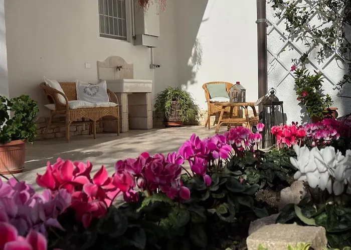 Le Jardin Fleuri فندق مبيت وإفطار *